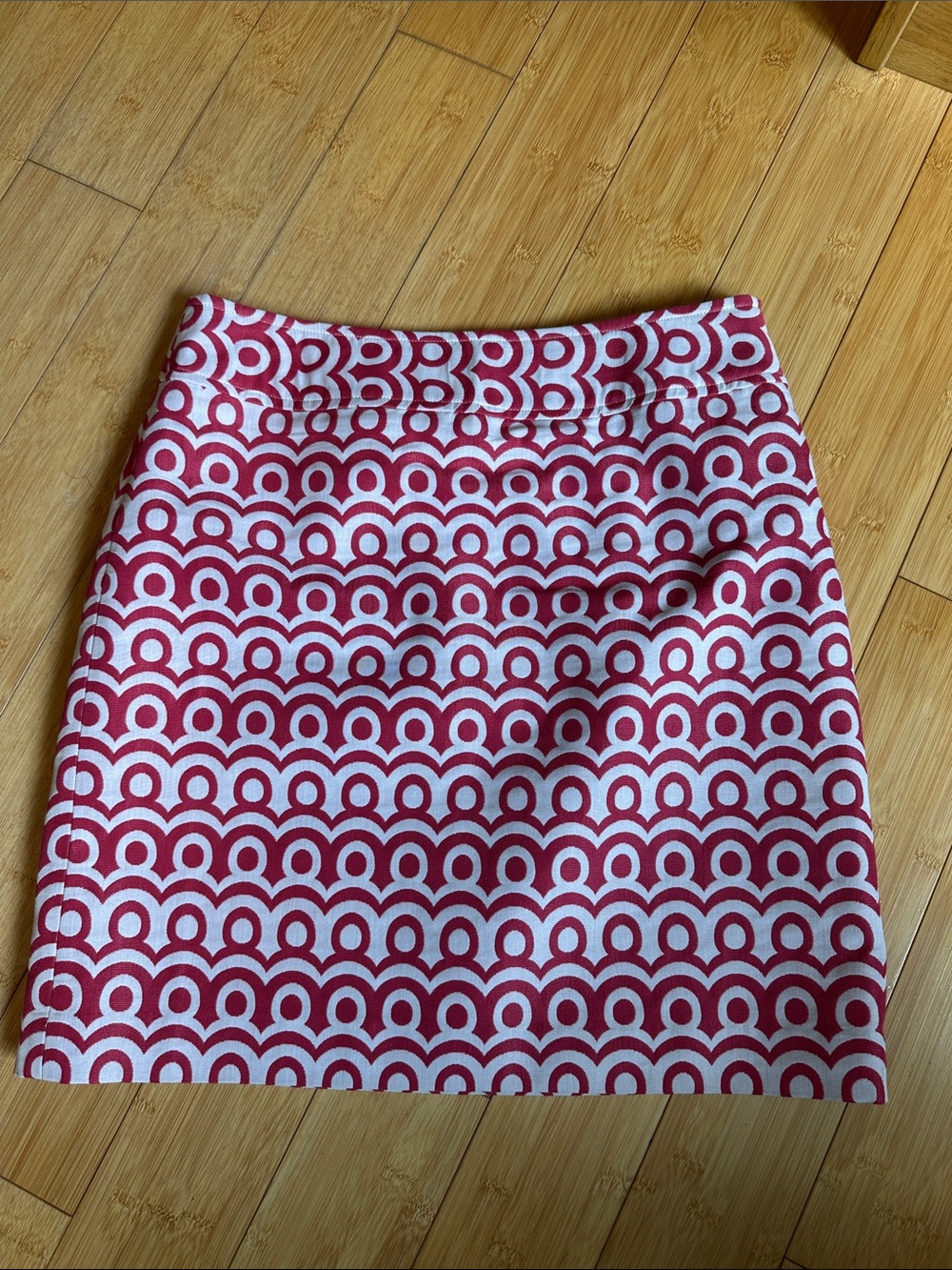 Ann Taylor skirt size 6 pink and white lined    summer skirt